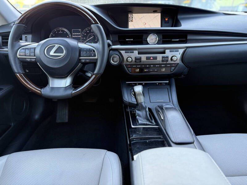 2017 Lexus ES 350