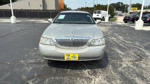 2005 Lincoln Town Car Signature