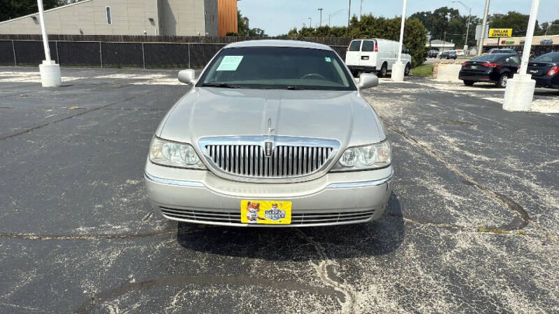 2005 Lincoln Town Car Signature