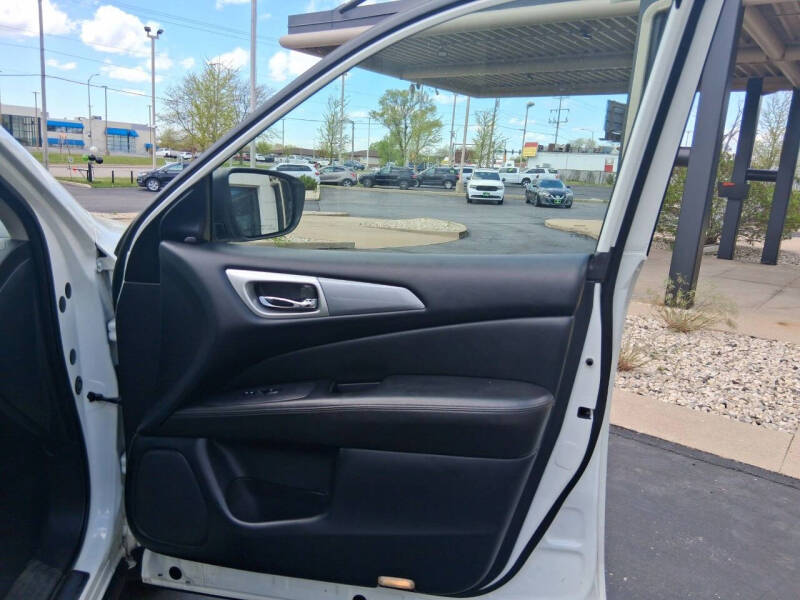 2019 Nissan Pathfinder SL