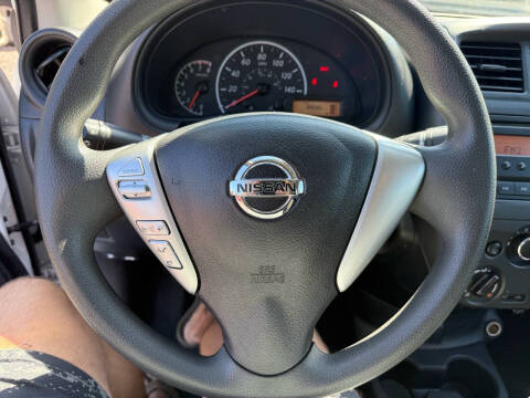 2017 Nissan Versa 1.6 S