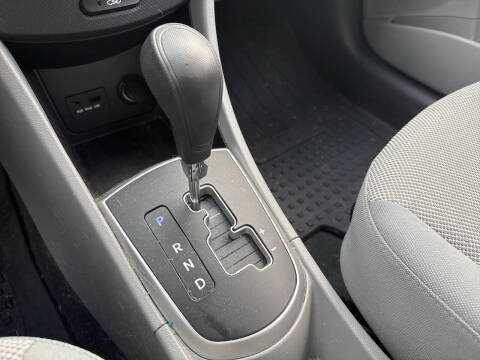 2012 Hyundai Accent GS