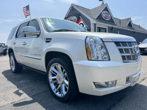 2011 Cadillac Escalade Platinum Edition Photo