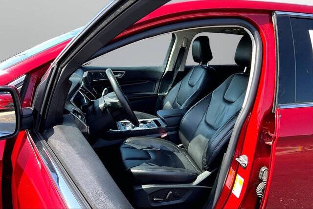 2021 Ford Edge Titanium
