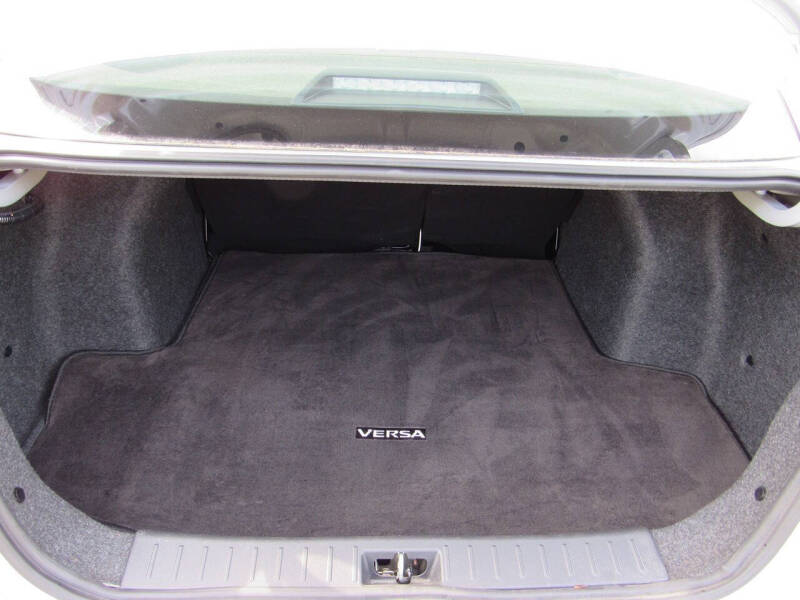 2023 Nissan Versa SV