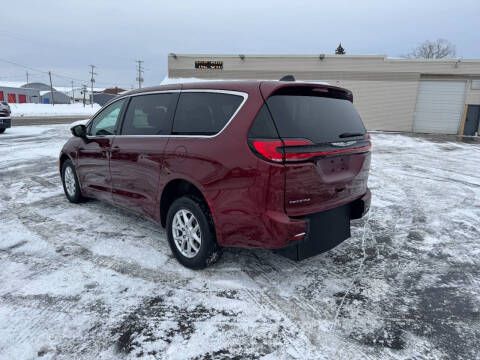 2023 Chrysler Pacifica Touring L