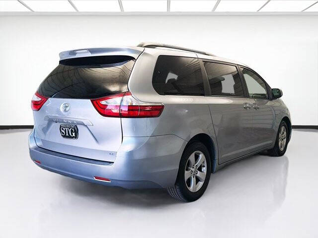 2017 Toyota Sienna LE 7-Passenger Auto Access Seat