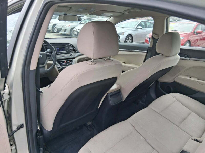 2017 Hyundai Elantra