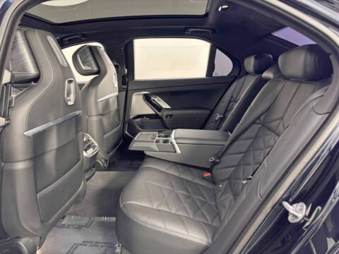 2023 BMW 7 Series 740i