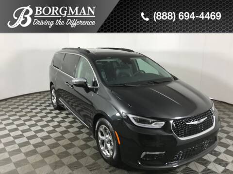 2022 Chrysler Pacifica for sale at Everyone's Financed At Borgman - BORGMAN OF HOLLAND LLC in Holland MI