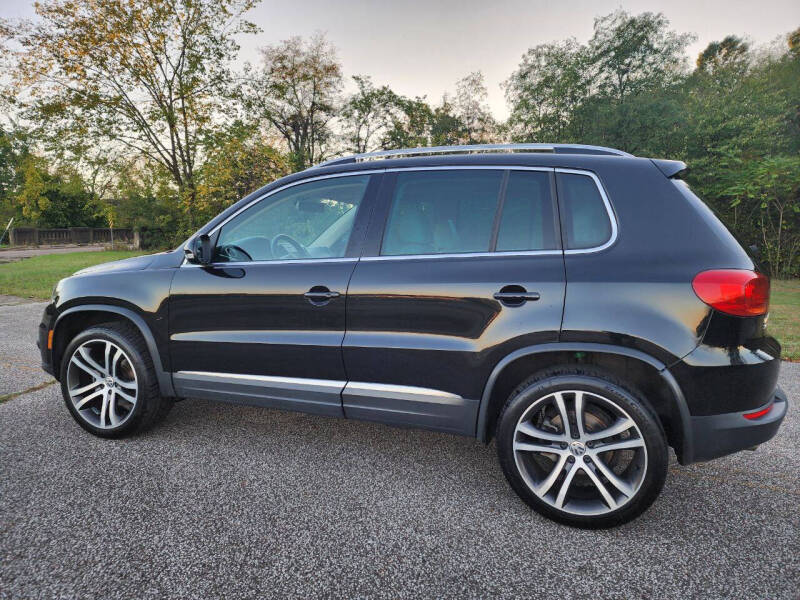 2017 Volkswagen Tiguan SEL photo 14