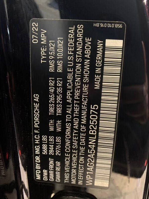 2022 Porsche Macan S