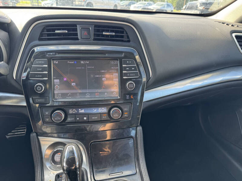 2017 Nissan Maxima 3.5 SR