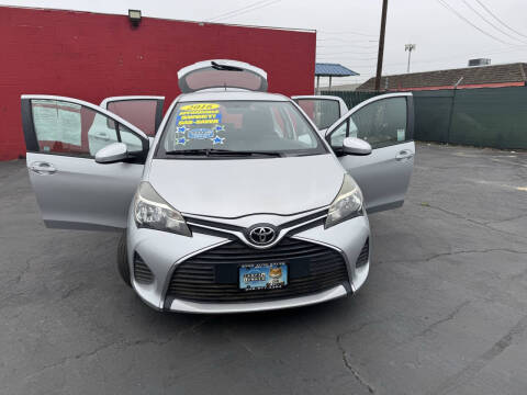 2016 Toyota Yaris 5-Door LE