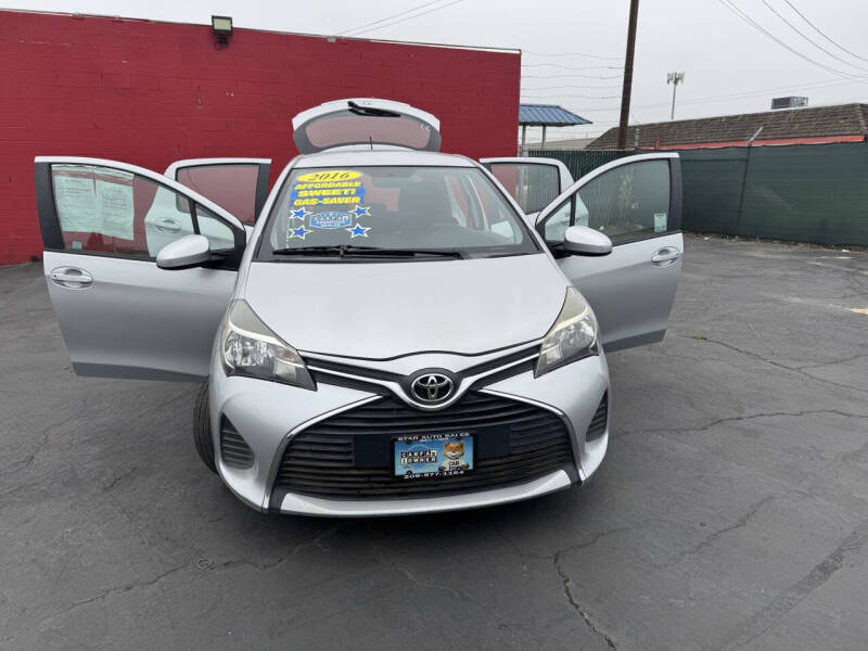 2016 Toyota Yaris 5-Door LE