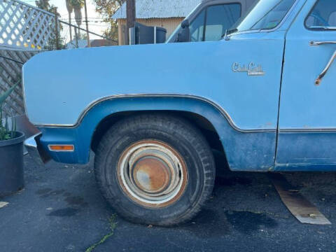 1975 Dodge D100 Pickup