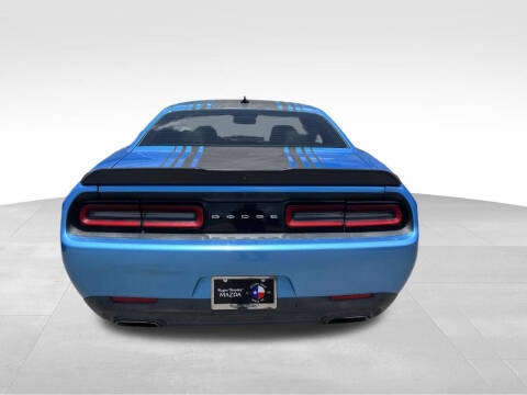 2015 Dodge Challenger R/T Shaker