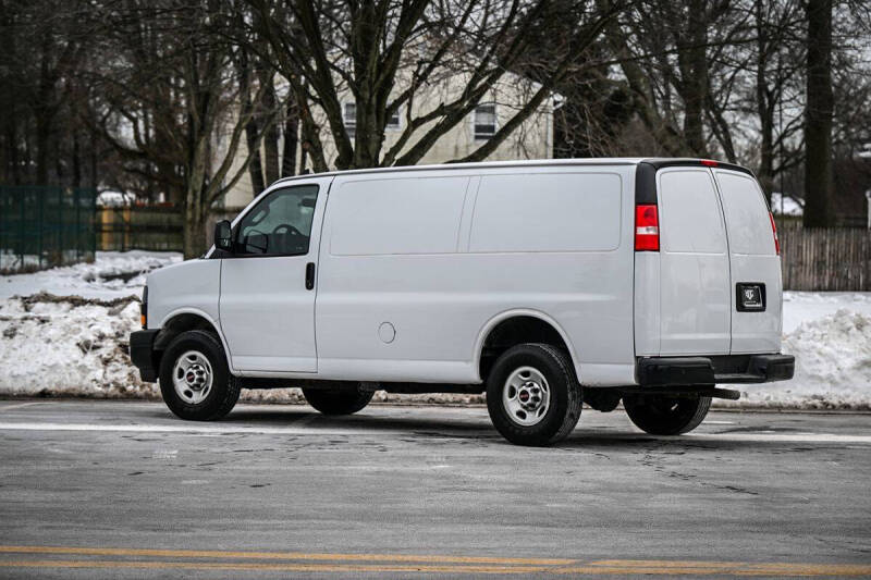 2022 GMC Savana 2500