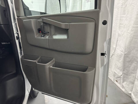 2022 Chevrolet Express 3500