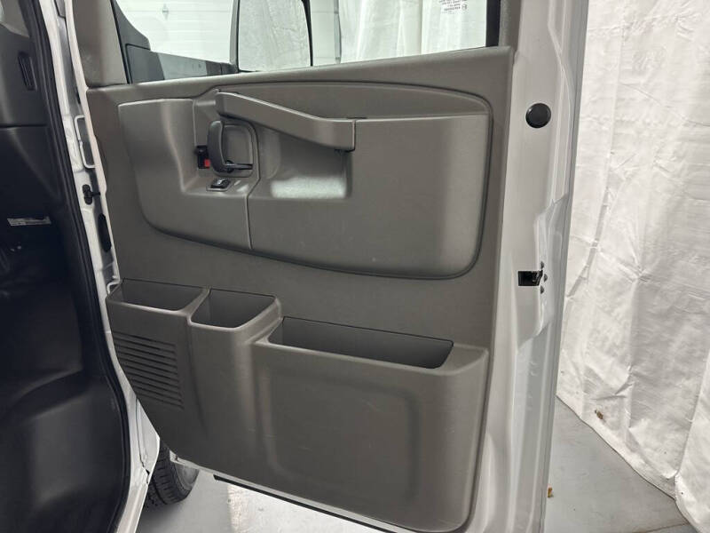 2022 Chevrolet Express 3500