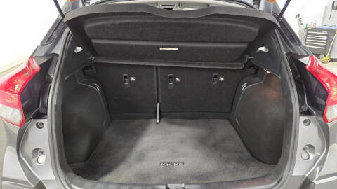 2020 Nissan Kicks SR