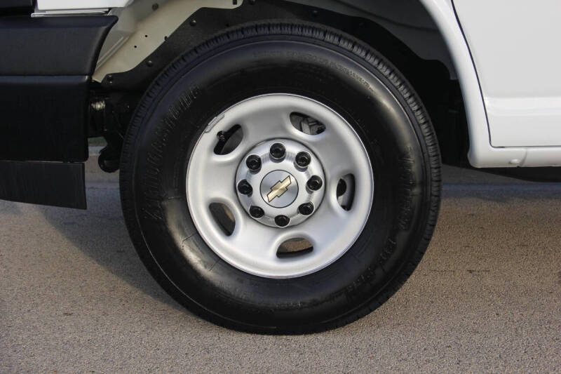 2025 Chevrolet Express 3500