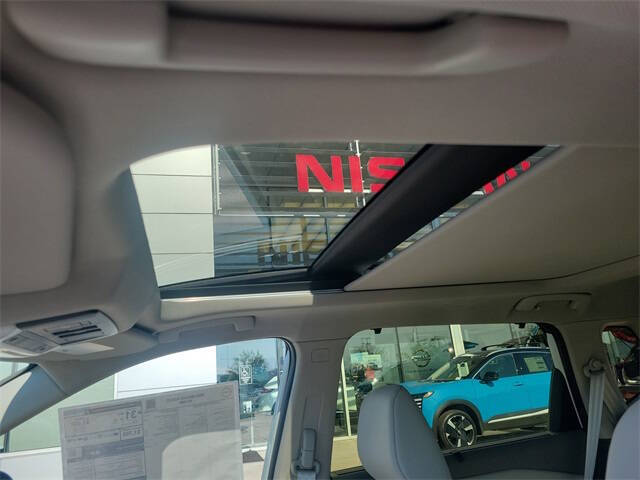2025 Nissan Rogue SV