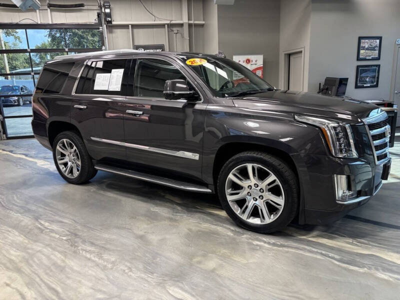 2016 Cadillac Escalade Luxury Collection