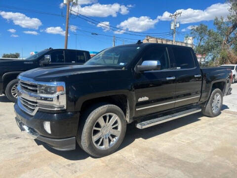 2017 Chevrolet Silverado 1500 for sale at Bulldog Motor Company in Borger TX