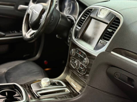 2015 Chrysler 300 Limited