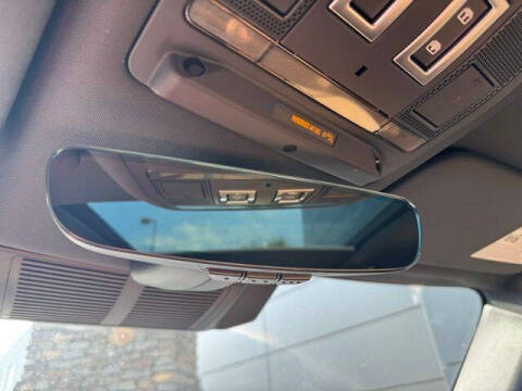 2025 Land Rover Defender 130 P400 X-Dynamic SE