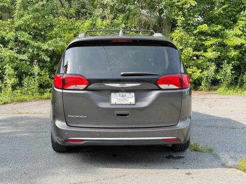 2019 Chrysler Pacifica Touring L