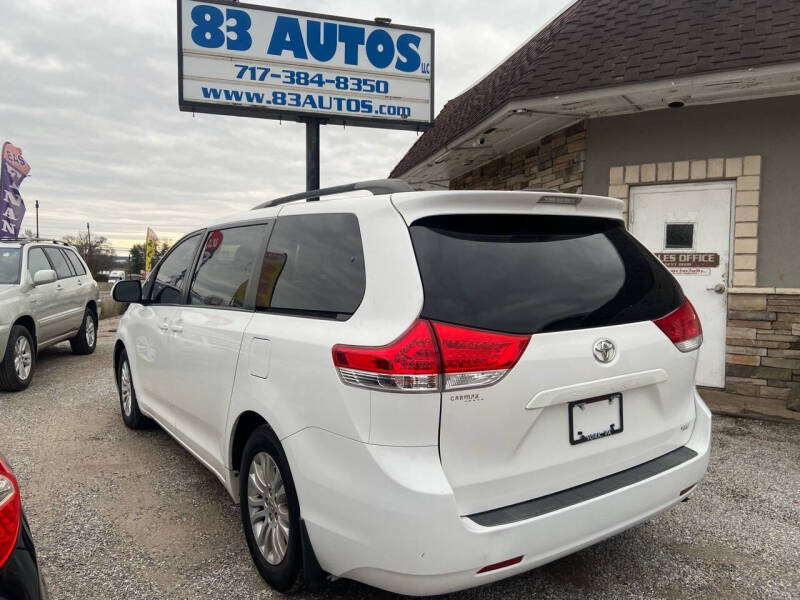 2011 Toyota Sienna XLE photo 4