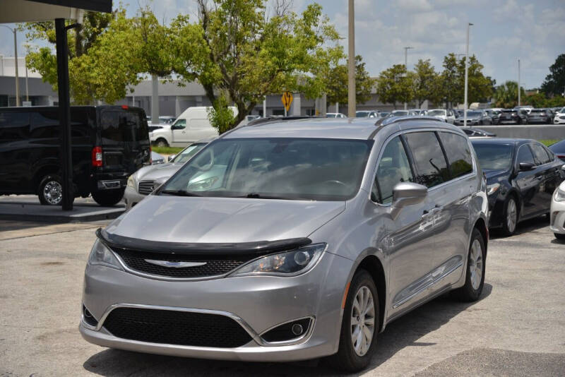 2019 Chrysler Pacifica for sale at Motor Car Concepts II in Orlando FL