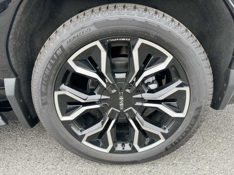 2025 GMC Sierra EV Denali