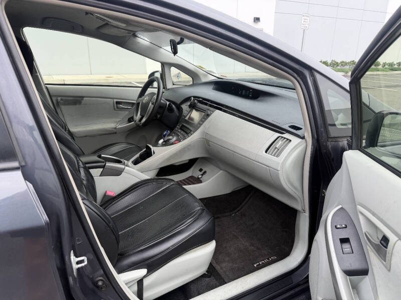 2012 Toyota Prius Two