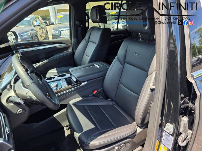 2025 Cadillac Escalade Luxury