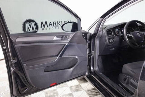 2017 Volkswagen e-Golf SE