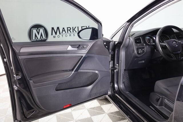 2017 Volkswagen e-Golf SE