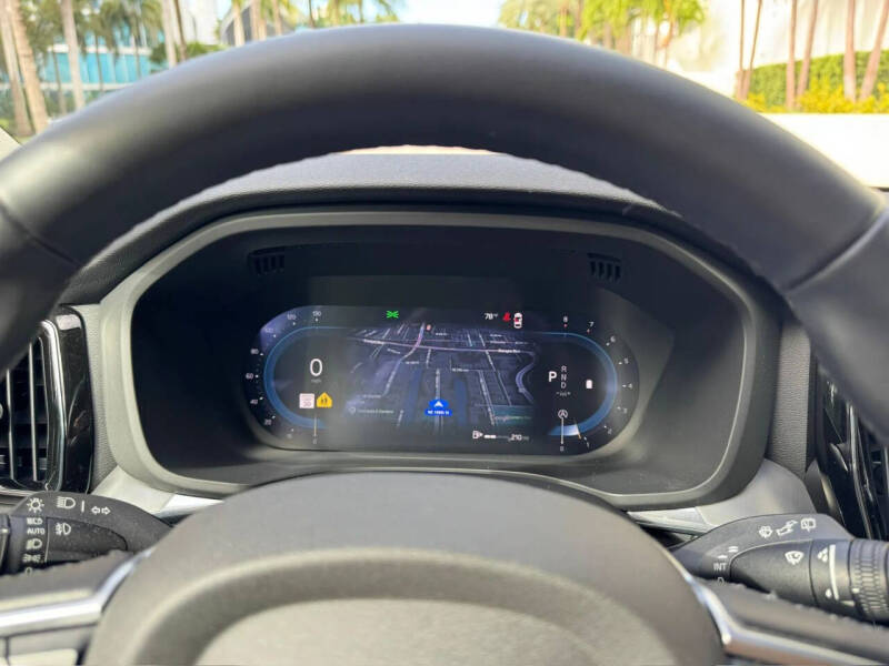 2025 Volvo XC60 B5 Core Dark Theme