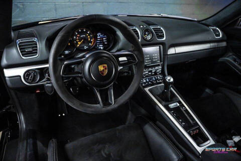 2016 Porsche Cayman GT4
