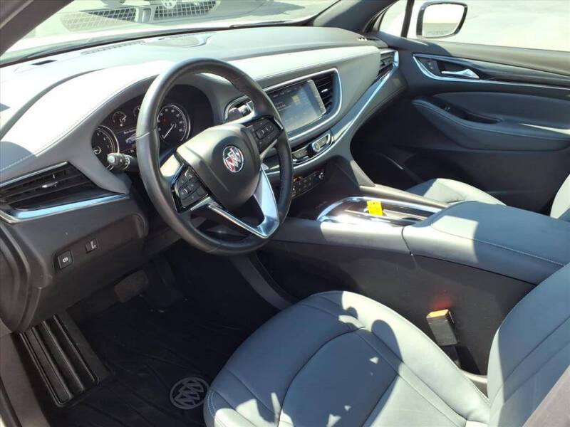 2022 Buick Enclave Essence