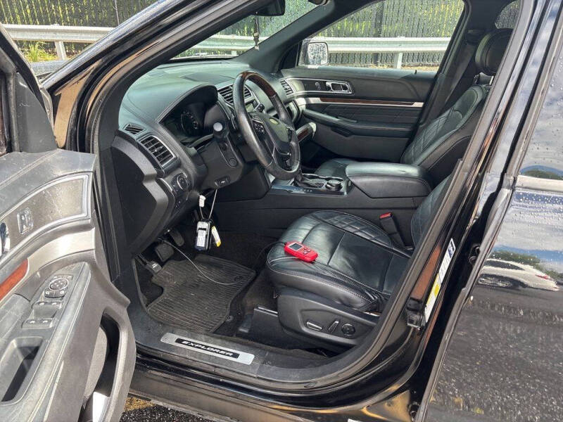 2017 Ford Explorer Platinum