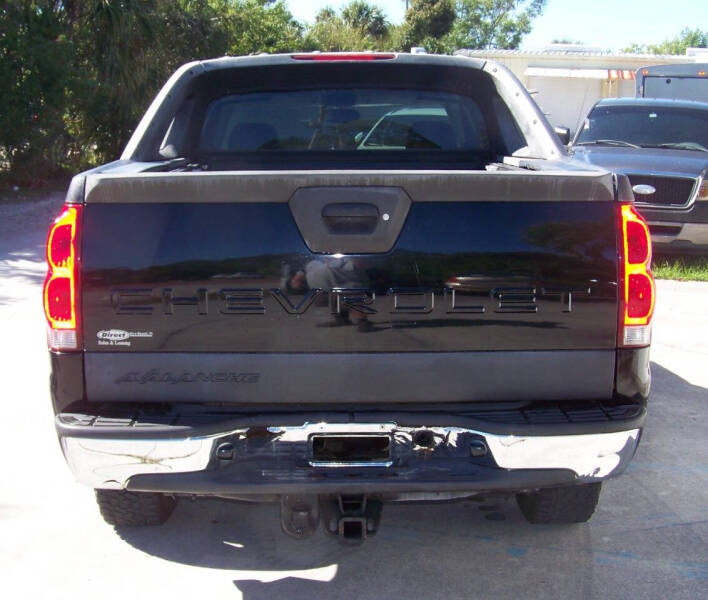 2004 Chevrolet Avalanche Base photo 5