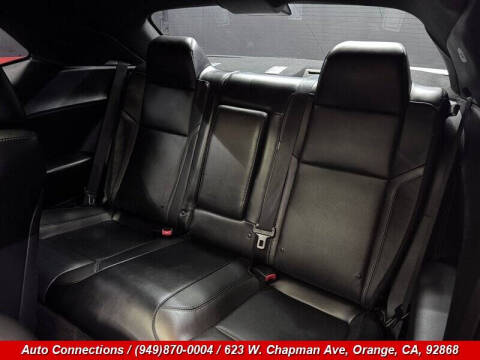 2015 Dodge Challenger SXT Plus