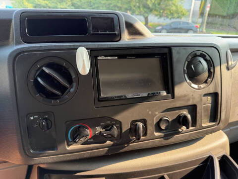 2016 Ford E-Series E-350 SD