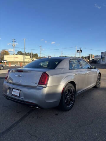 2018 Chrysler 300 S