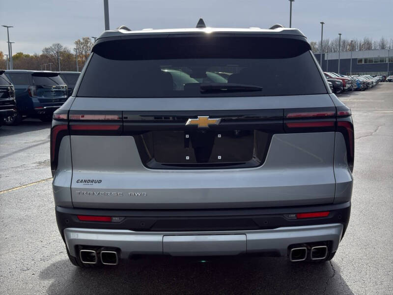 2025 Chevrolet Traverse LT