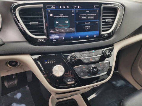 2022 Chrysler Pacifica Touring L