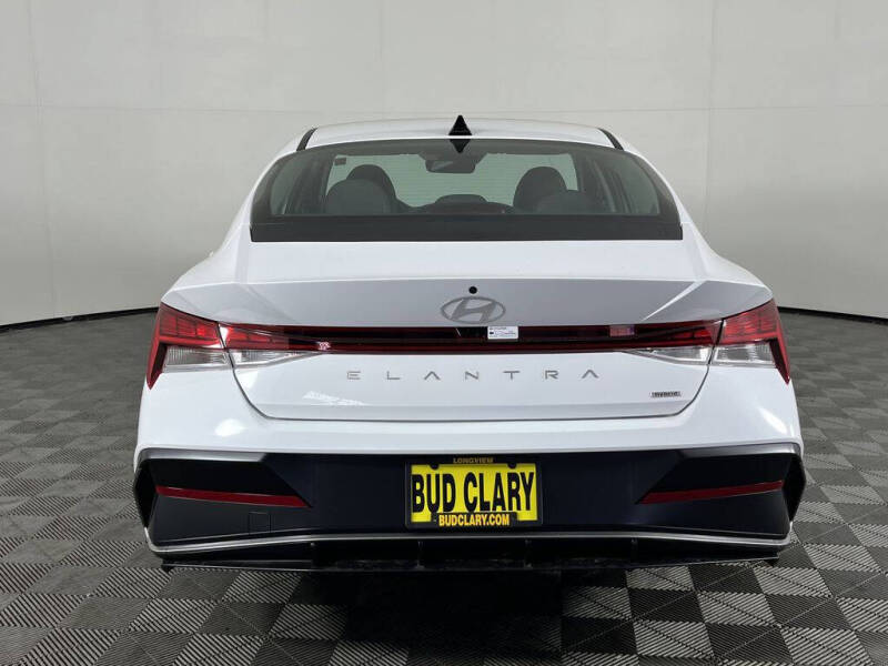 2025 Hyundai Elantra Hybrid Limited